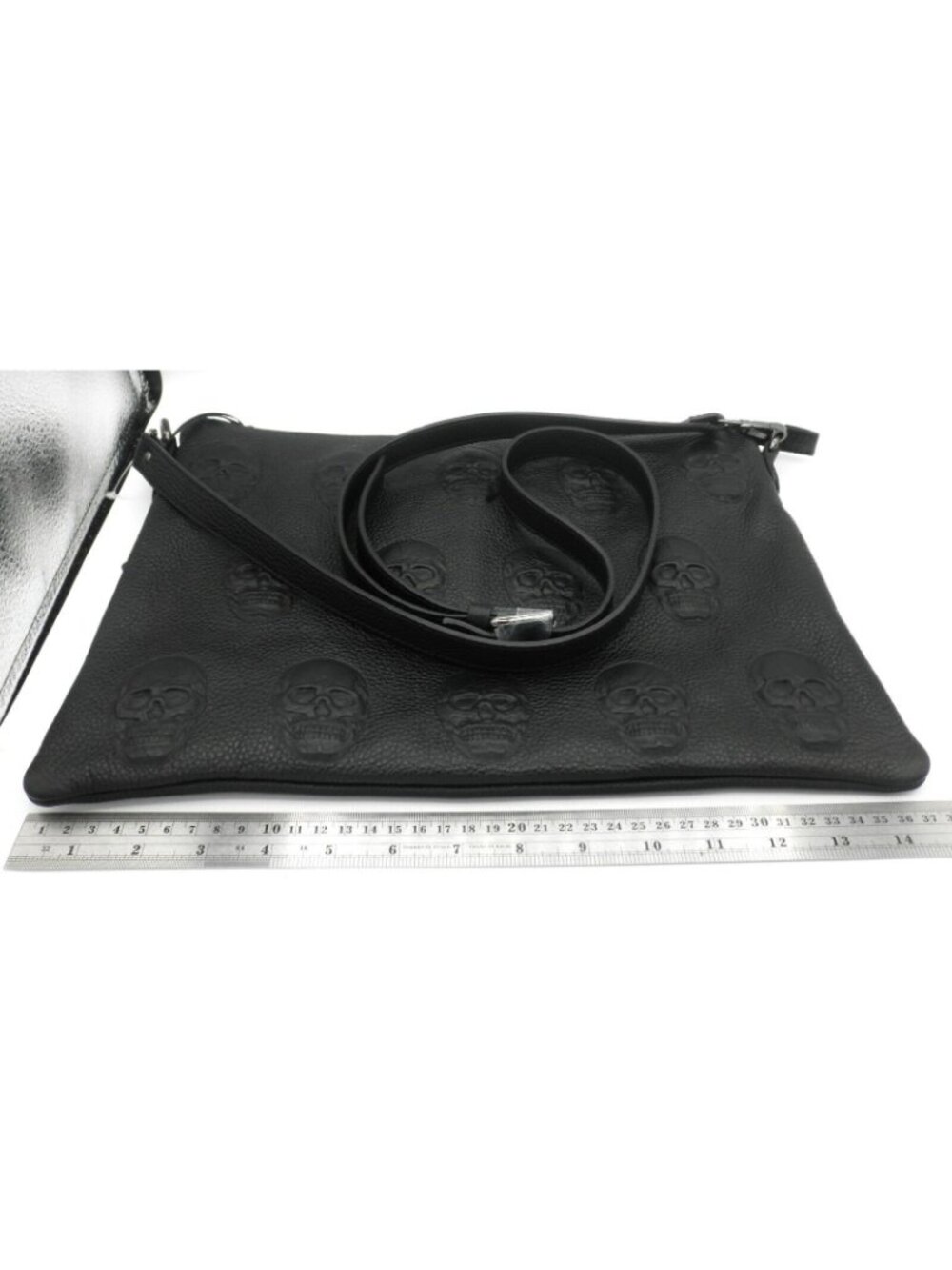 IO Pelle Pebbled Leather Embossed Skull Crossbody Pouch Handbag New w/ Dust Bag - Picture 3 of 8